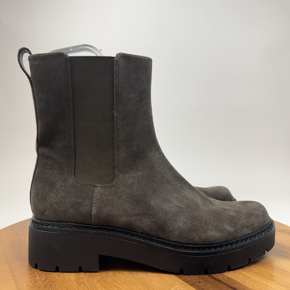 New NWOB Womens Nordstrom Darian Brown Suede Lug Sole Chelsea Boots Size 10 M